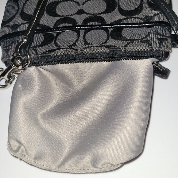 Vintage Coach Signature C Black Wristlet - Picture 9 of 13